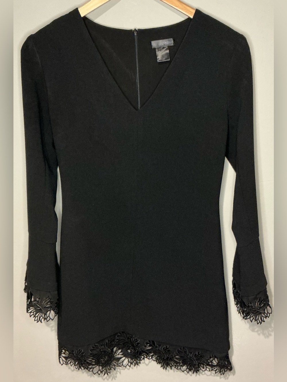 AQUA Bloomingdale’s Black Dress XS Long Sleeve Floral Lace Trim Fully Lined